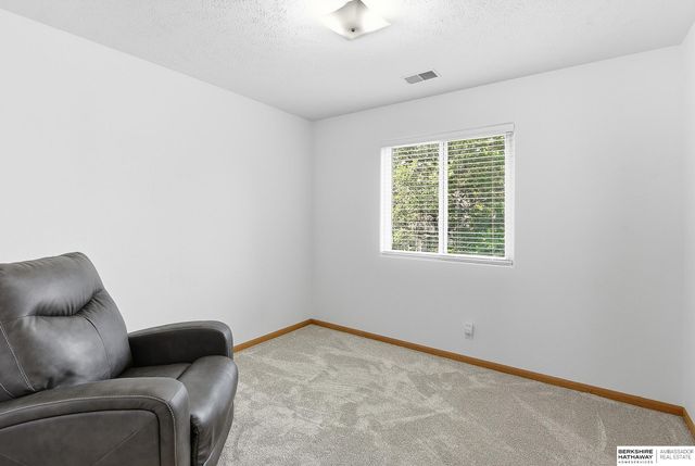 20059 Hopper Street, Omaha, NE 68022
