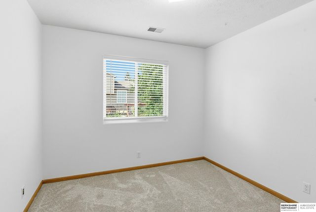 20059 Hopper Street, Omaha, NE 68022