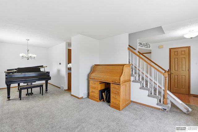 20059 Hopper Street, Omaha, NE 68022