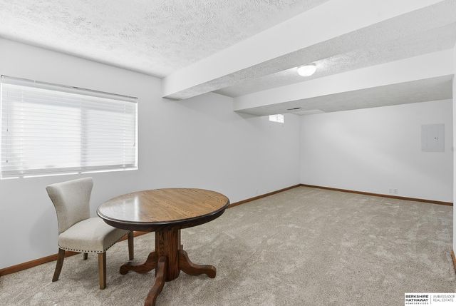 20059 Hopper Street, Omaha, NE 68022