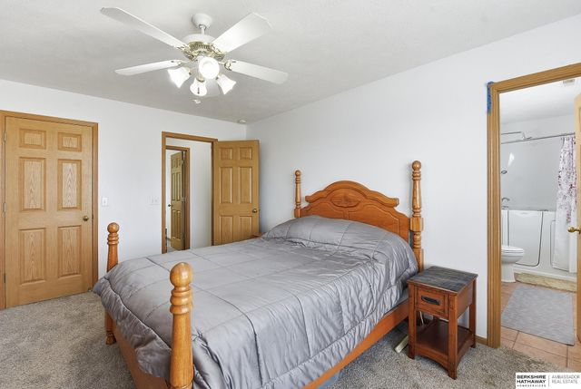 20059 Hopper Street, Omaha, NE 68022