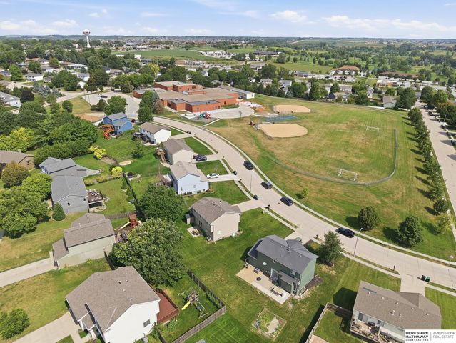 20059 Hopper Street, Omaha, NE 68022