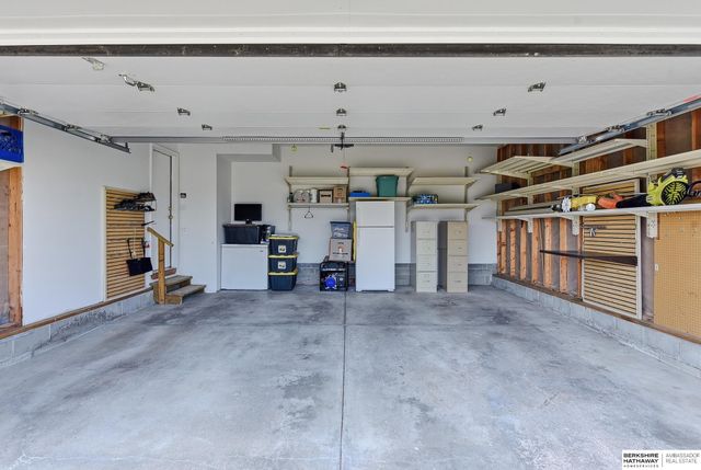 20059 Hopper Street, Omaha, NE 68022