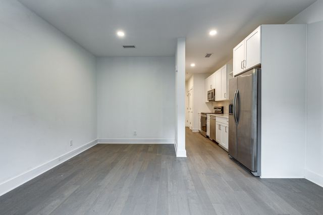 1041 E Trinity Ln Apt 218, Nashville, TN 37216