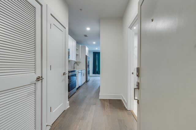 1041 E Trinity Ln Apt 218, Nashville, TN 37216