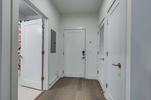 1041 E Trinity Ln Apt 218, Nashville, TN 37216