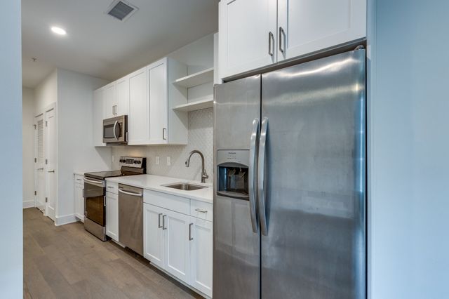 1041 E Trinity Ln Apt 218, Nashville, TN 37216