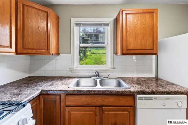 2719 S 25th Street, Omaha, NE 68105