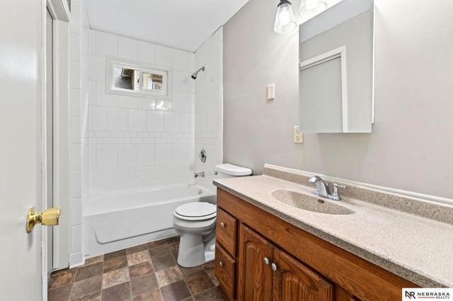 2719 S 25th Street, Omaha, NE 68105
