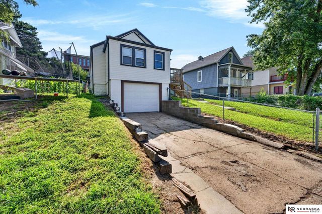 2719 S 25th Street, Omaha, NE 68105