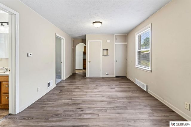 2719 S 25th Street, Omaha, NE 68105