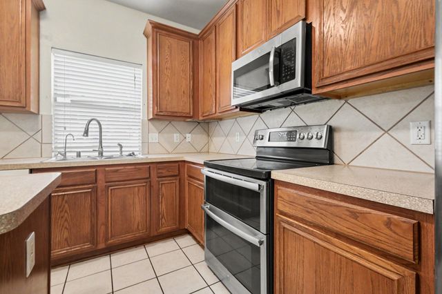 3425 Hermalinda Drive, Denton, TX 76207