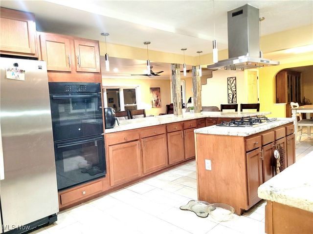 2135 Pine Ridge Drive, Wickliffe, OH 44092