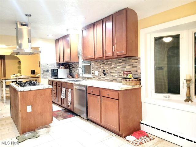 2135 Pine Ridge Drive, Wickliffe, OH 44092