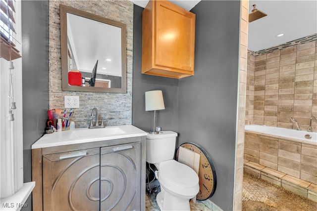 2135 Pine Ridge Drive, Wickliffe, OH 44092