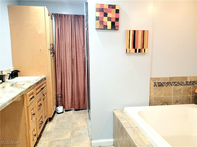 2135 Pine Ridge Drive, Wickliffe, OH 44092