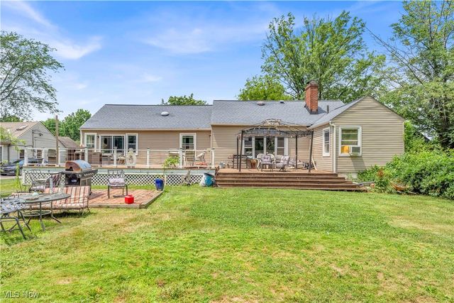 2135 Pine Ridge Drive, Wickliffe, OH 44092