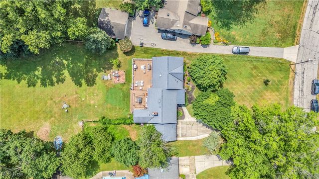 2135 Pine Ridge Drive, Wickliffe, OH 44092