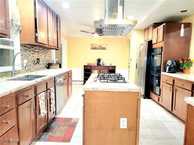 2135 Pine Ridge Drive, Wickliffe, OH 44092