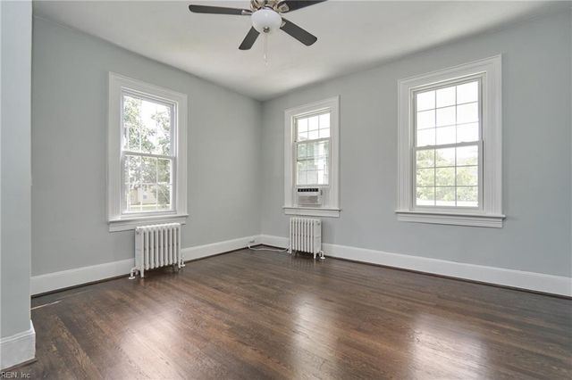 1328 Hampton DR, Newport News, VA 23607