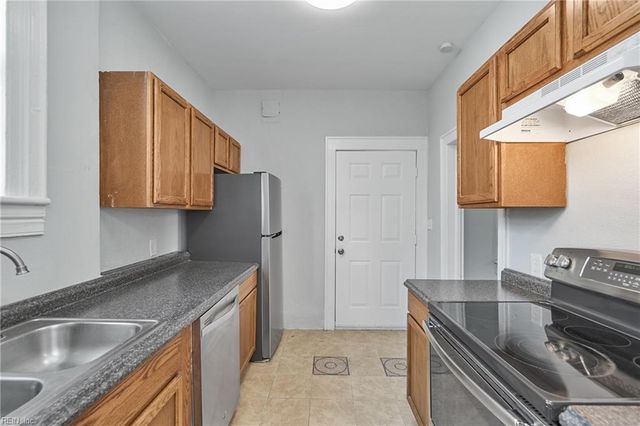 1328 Hampton DR, Newport News, VA 23607