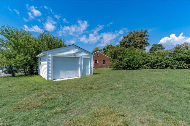 1328 Hampton DR, Newport News, VA 23607