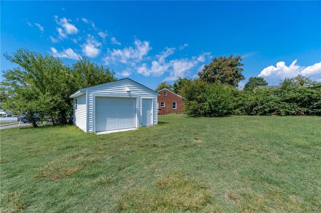 1328 Hampton DR, Newport News, VA 23607