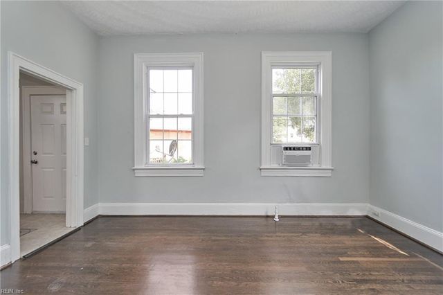 1328 Hampton DR, Newport News, VA 23607