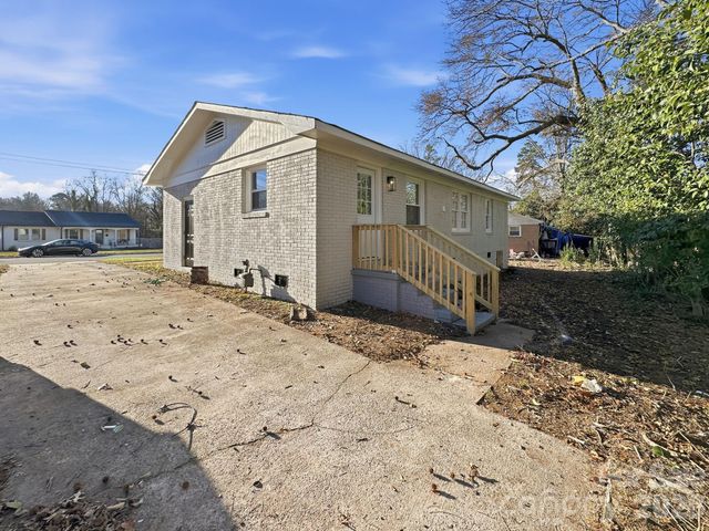 1420 Rollingwood Drive, Charlotte, NC 28217