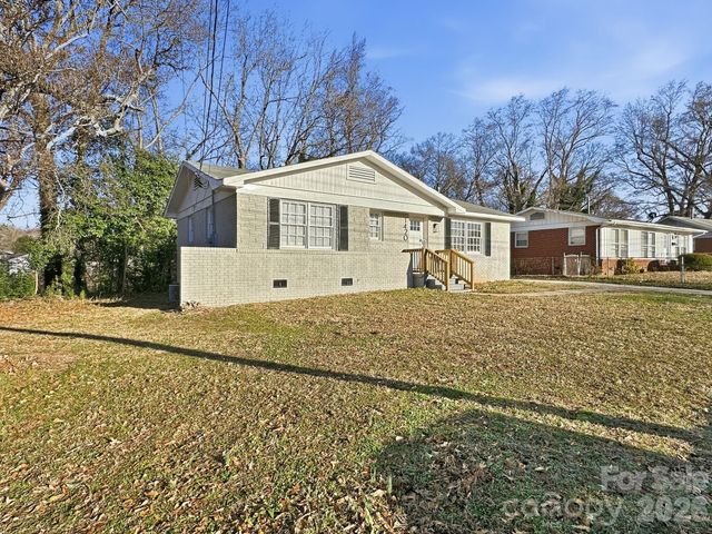 1420 Rollingwood Drive, Charlotte, NC 28217