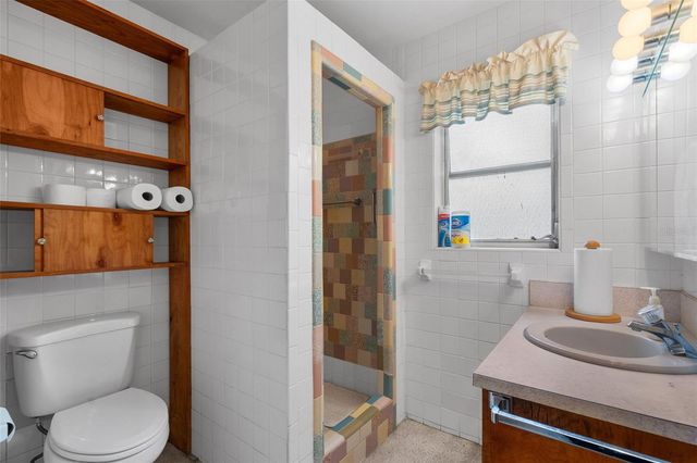 6608 24TH AVENUE E, Bradenton, FL 34208