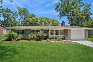 138 Kimberly Road, East Dundee, IL 60118