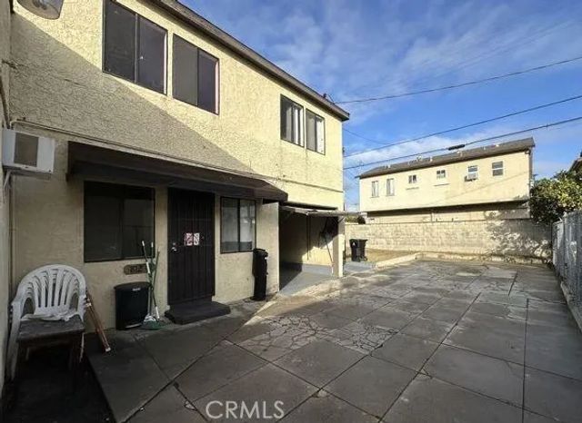 812 N Ridgewood, Los Angeles, CA 90038
