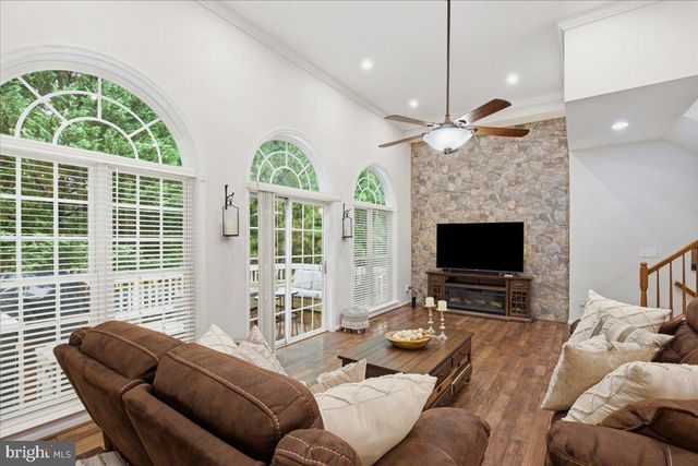 4505 MONMOUTH ST, Fairfax, VA 22030