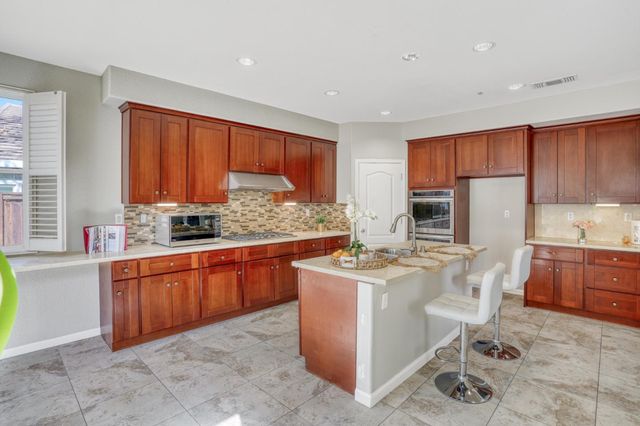 262 W Country Club Drive, Brentwood, CA 94513