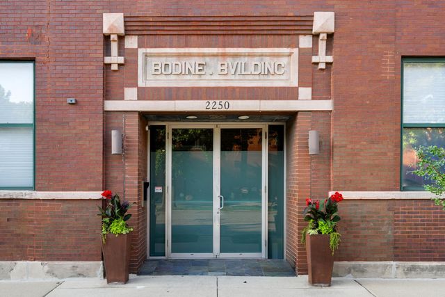 2250 W OHIO Street 301, Chicago, IL 60612