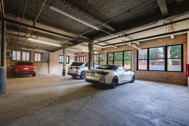 2250 W OHIO Street 301, Chicago, IL 60612