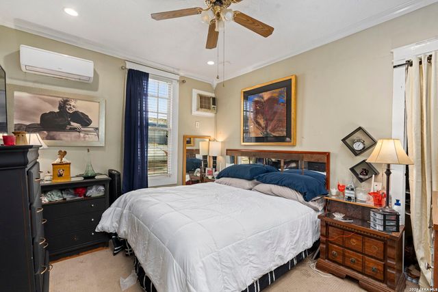 3221 N flores, San Antonio, TX 78212