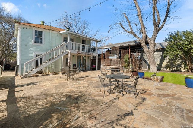 3221 N flores, San Antonio, TX 78212