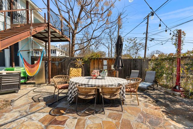 3221 N flores, San Antonio, TX 78212