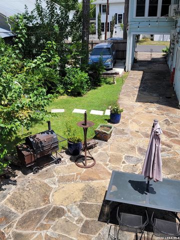 3221 N flores, San Antonio, TX 78212