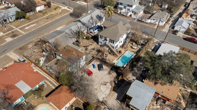 3221 N flores, San Antonio, TX 78212