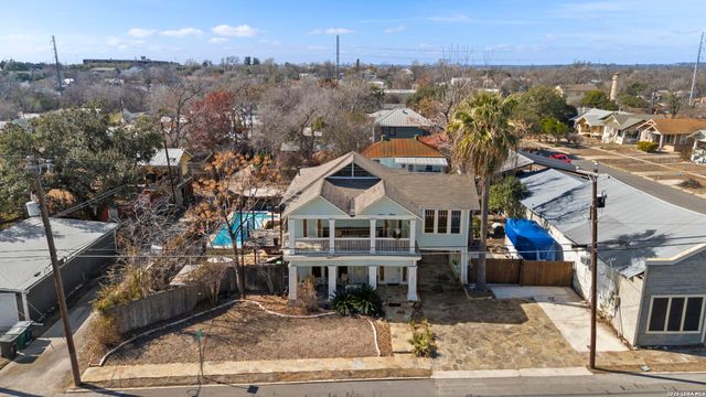 3221 N flores, San Antonio, TX 78212