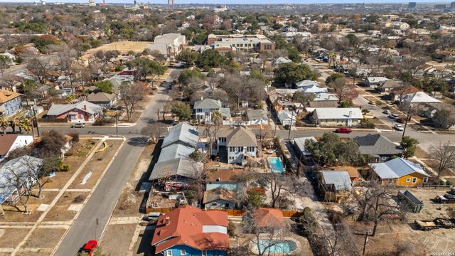 3221 N flores, San Antonio, TX 78212