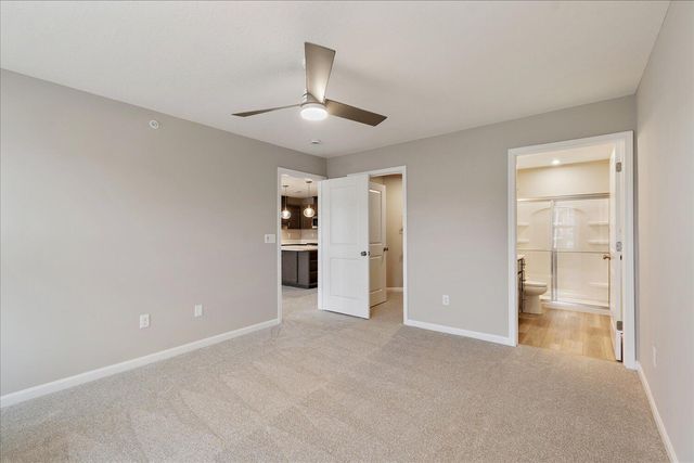 562 Foxhill Drive, 12-202, Crescent Springs, KY 41017