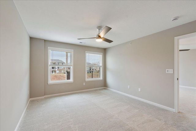 562 Foxhill Drive, 12-202, Crescent Springs, KY 41017