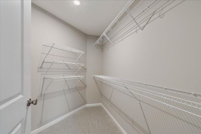 562 Foxhill Drive, 12-202, Crescent Springs, KY 41017