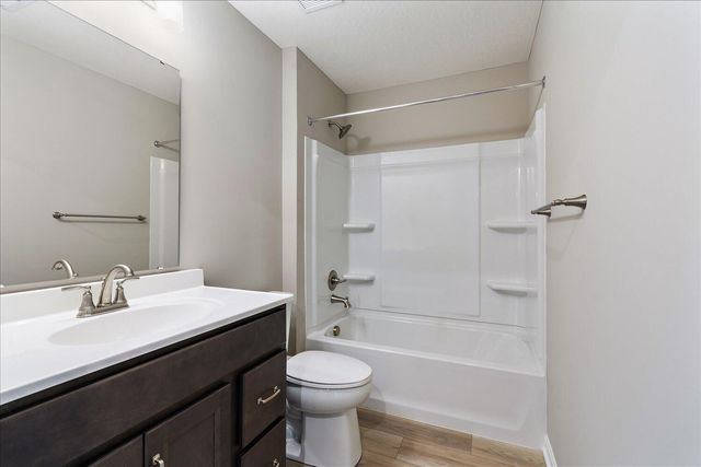 562 Foxhill Drive, 12-202, Crescent Springs, KY 41017