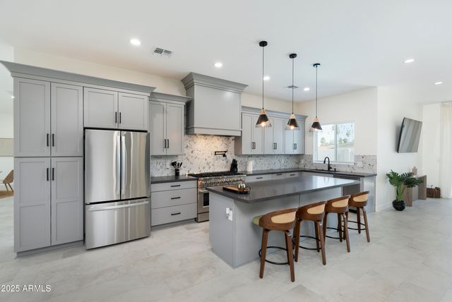 5049 E SHAW BUTTE Drive, Scottsdale, AZ 85254