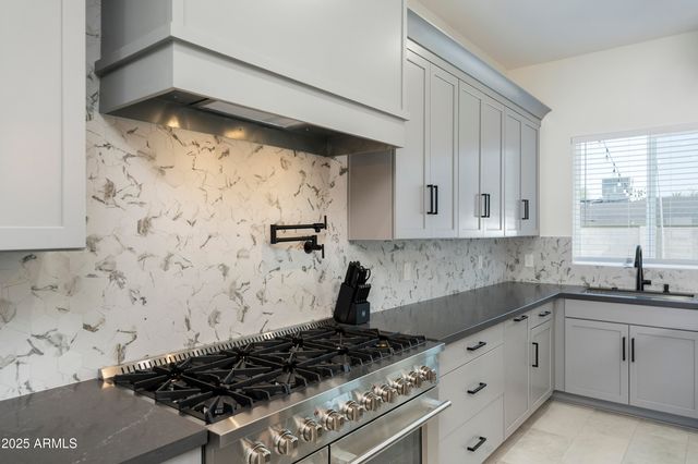 5049 E SHAW BUTTE Drive, Scottsdale, AZ 85254
